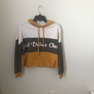 Color block cropped hoodie